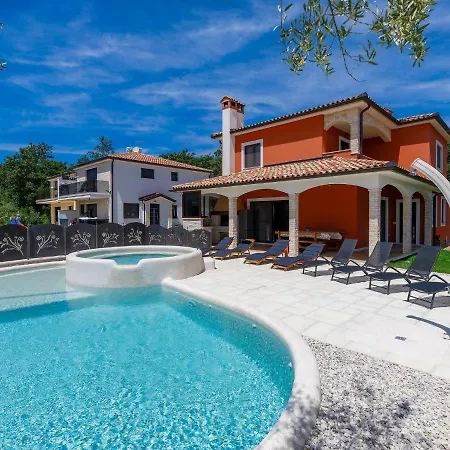Amaii By Interhome Karigador